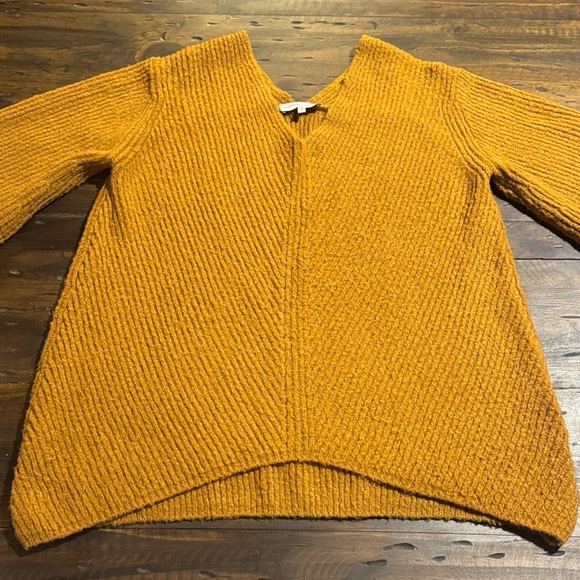 Gibson Latimer Sweaters - Gibson Latimer Golden Knit V-Neck Boho Sweater